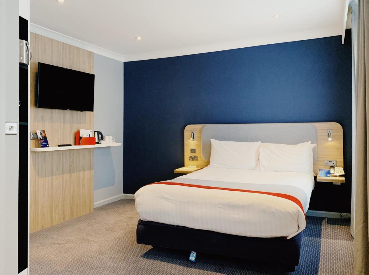 Standard Double Room with Free Hot Breakfast