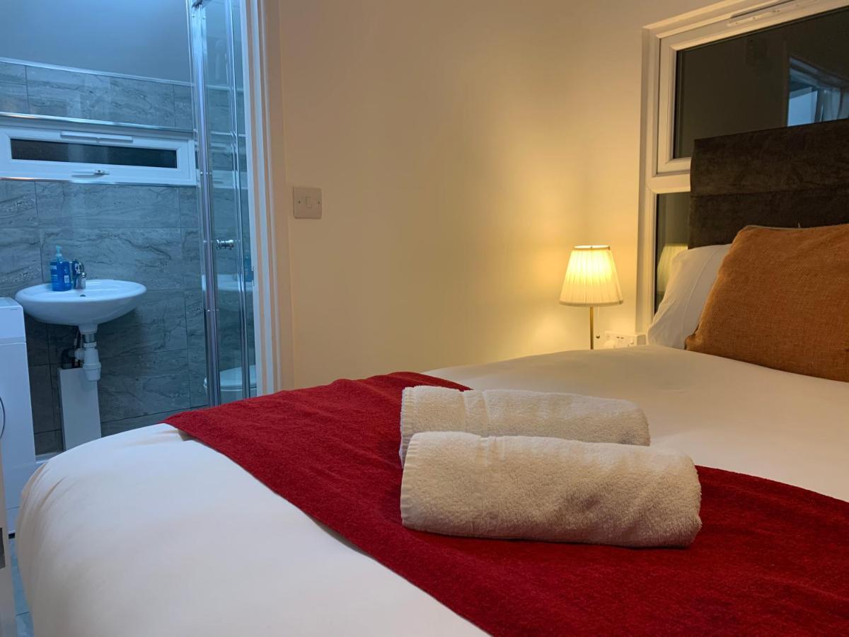 Double Room Private Bathroom