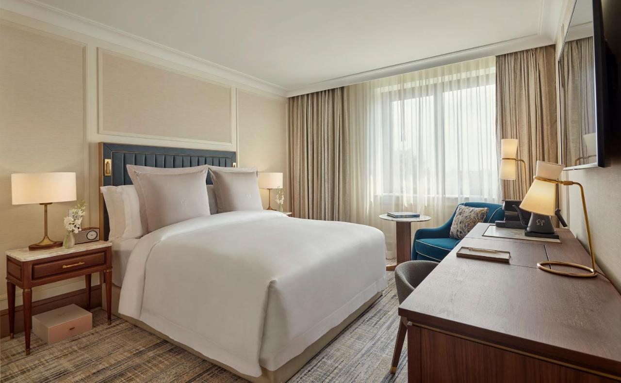 Superior Room exclusive access to Cadogan private gardens