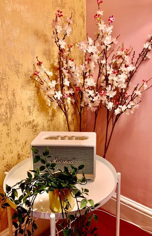 Two-Bedroom Apartment Cherry Blossom