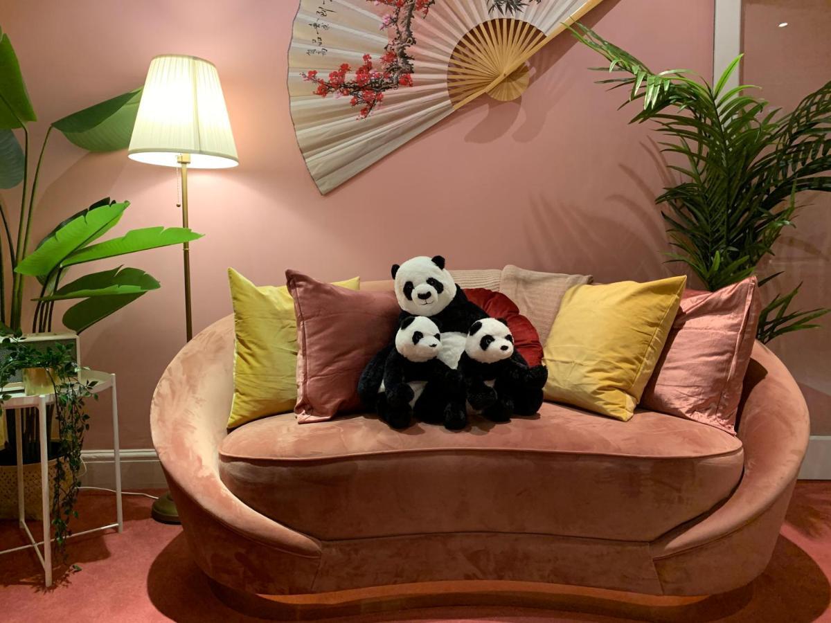 Two-Bedroom Apartment Cherry Blossom