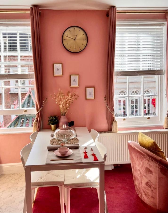 Two-Bedroom Apartment Cherry Blossom