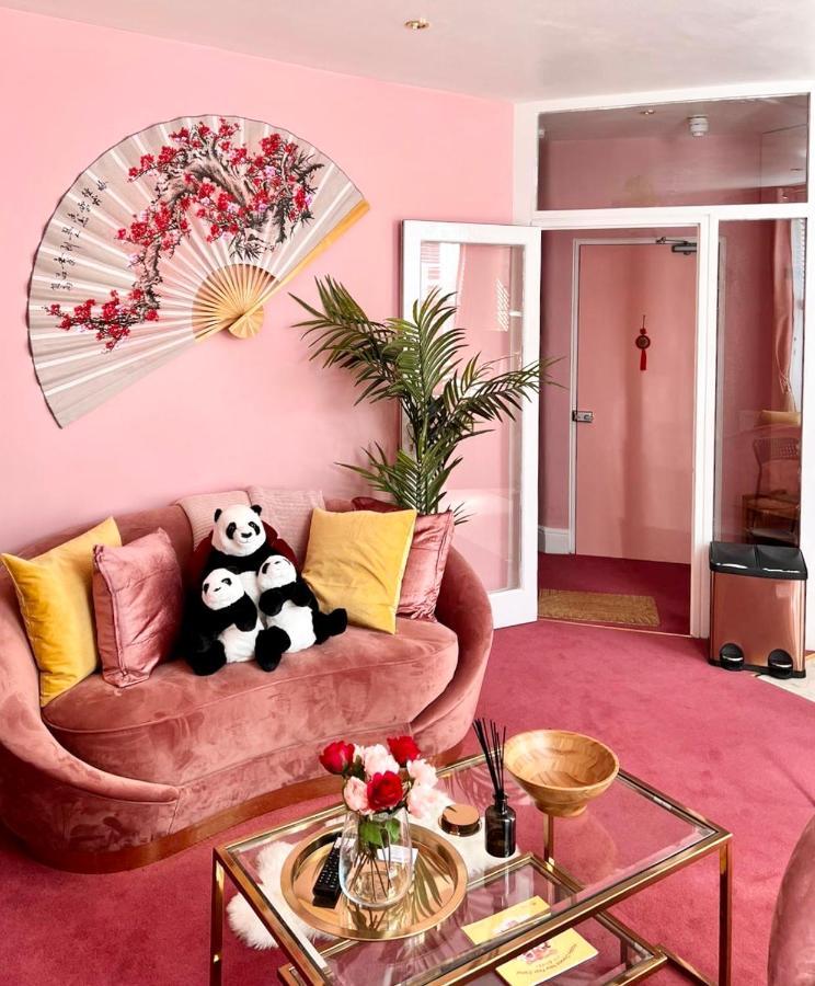 Two-Bedroom Apartment Cherry Blossom