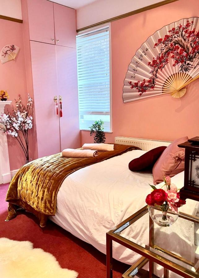 Two-Bedroom Apartment Cherry Blossom