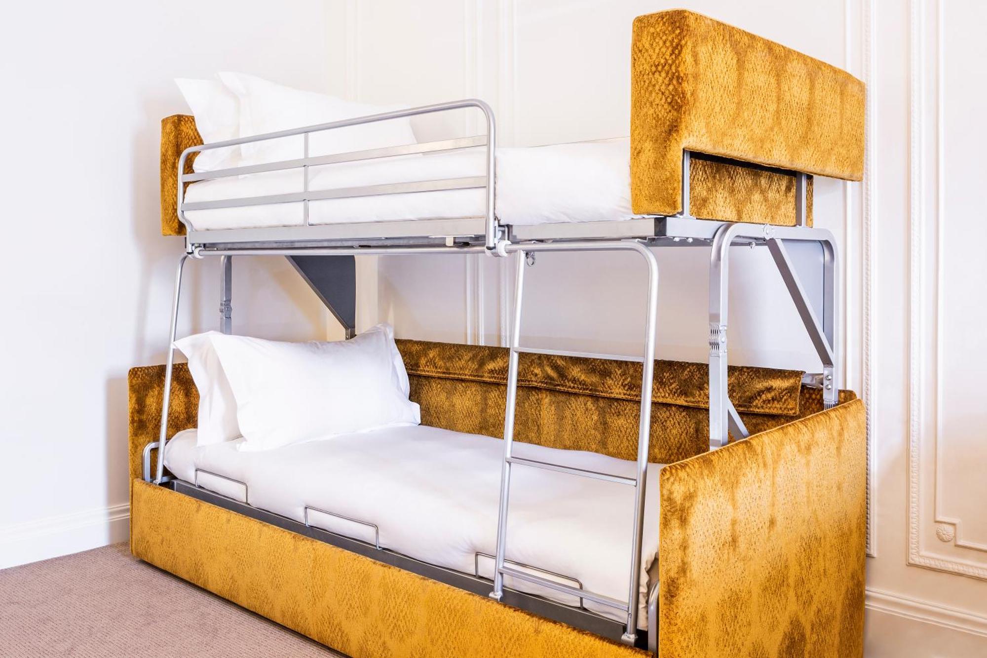 Standard Quadruple Room,1308788494:JPEG