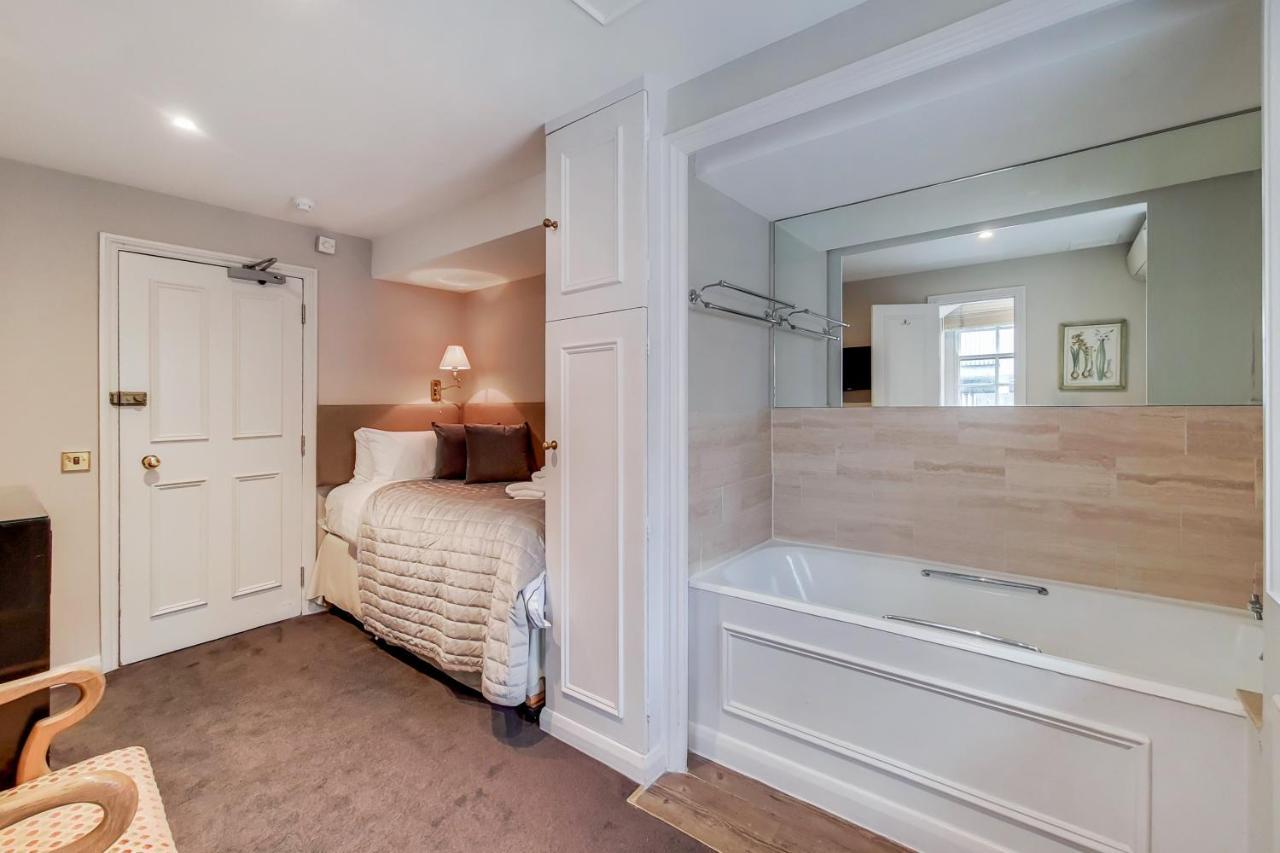 Cozy Single Room in the Heart of Knightsbridge