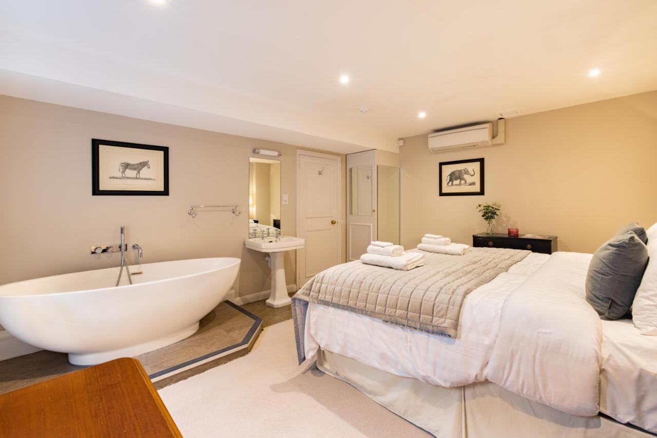 Elegant 2 Room Suite in the Heart of Knightsbridge