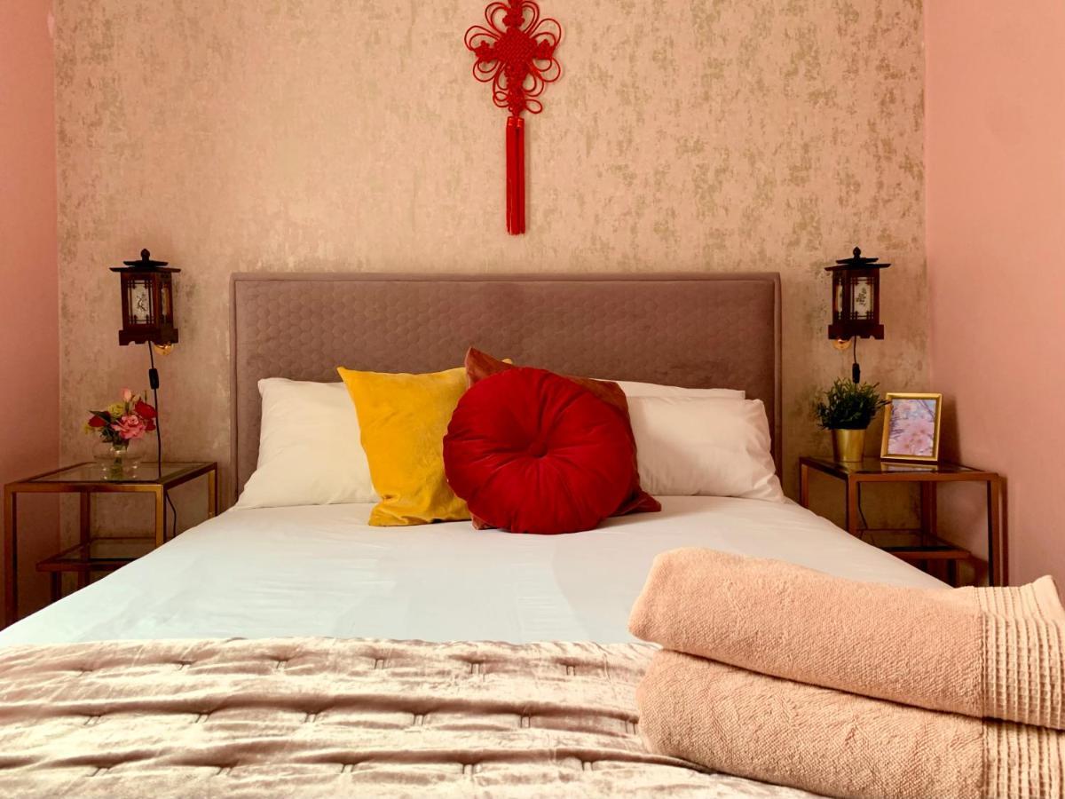 Two-Bedroom Apartment Cherry Blossom