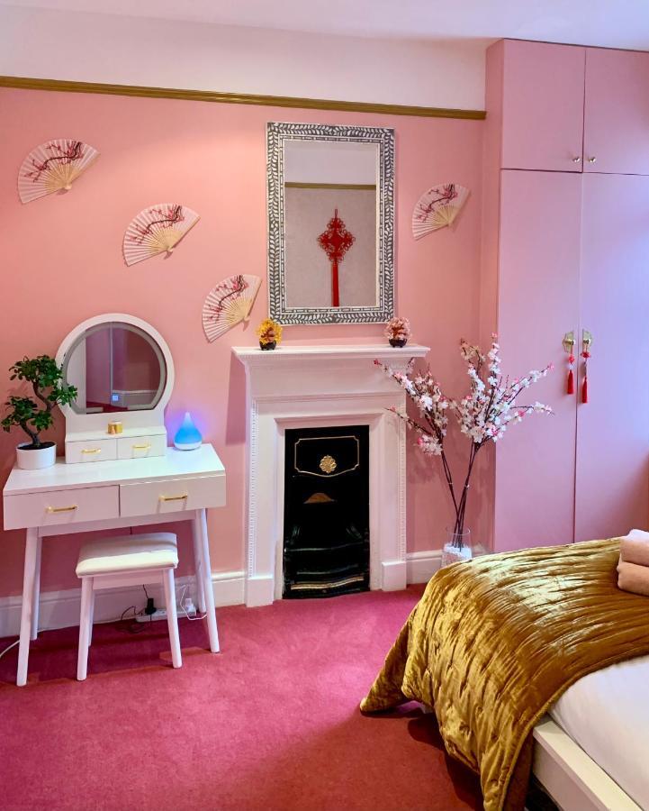 Two-Bedroom Apartment Cherry Blossom