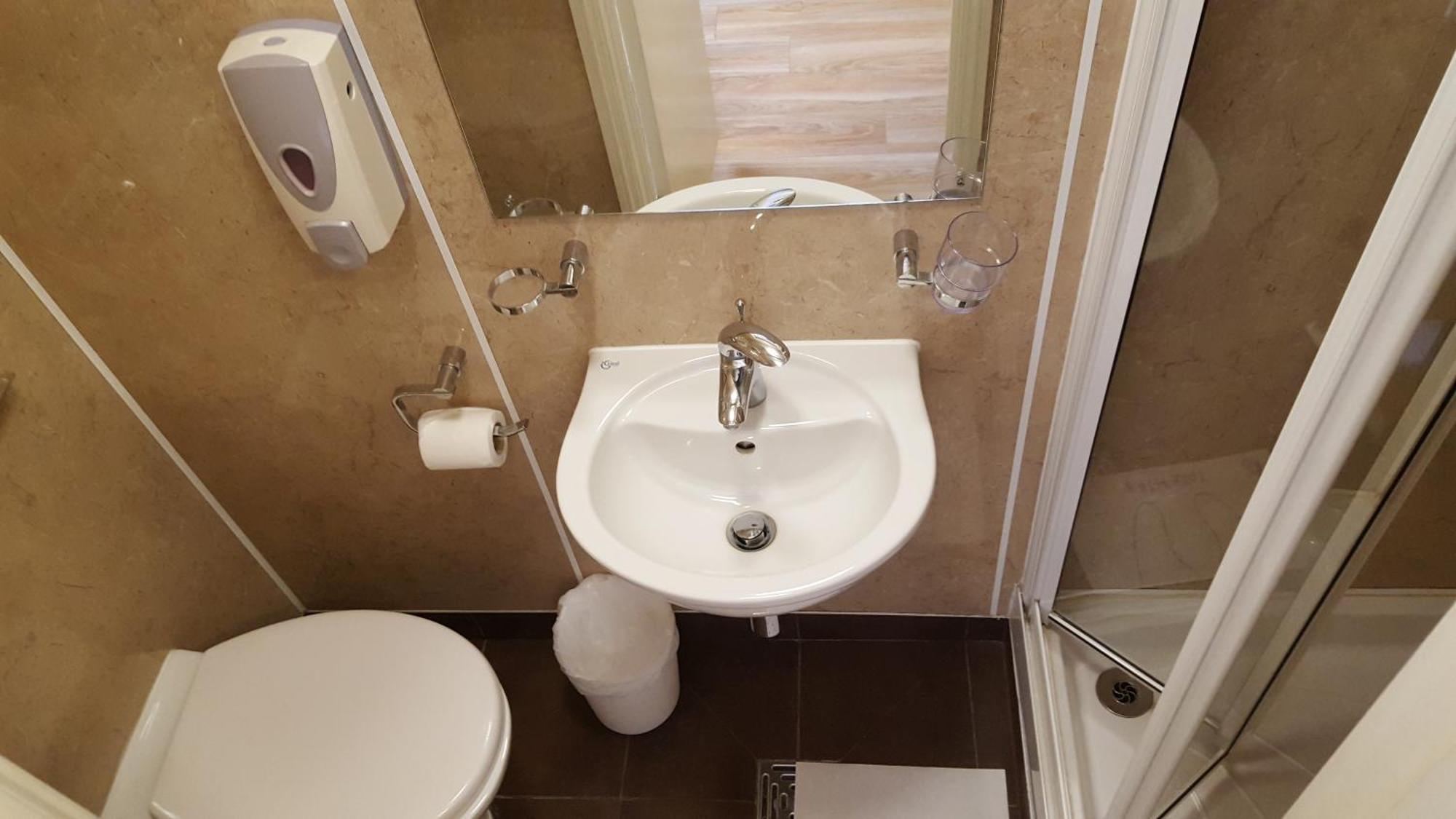 Single Room Bathroom