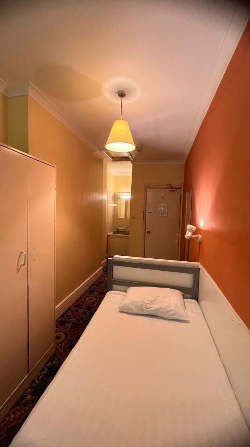 Single Room with Shared Bathroom