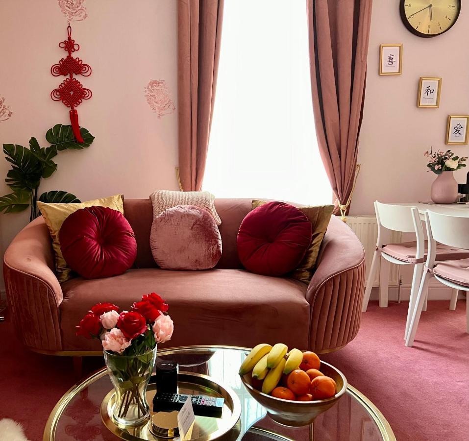 Two-Bedroom Apartment Cherry Blossom 2