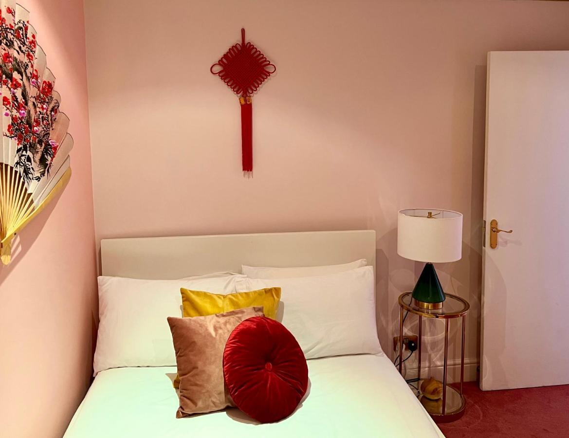 Two-Bedroom Apartment Cherry Blossom 2