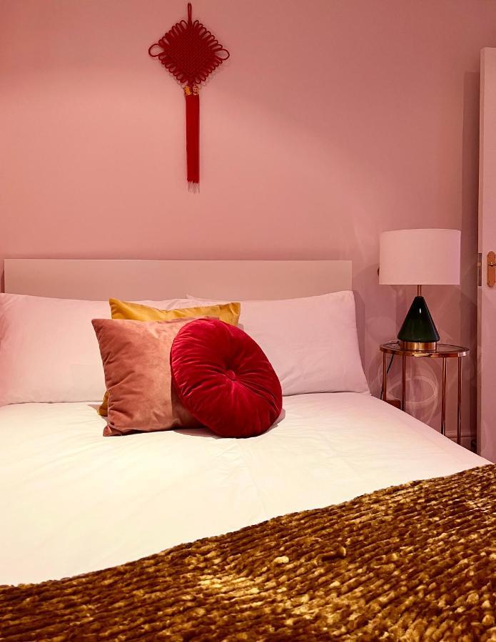 Two-Bedroom Apartment Cherry Blossom 2