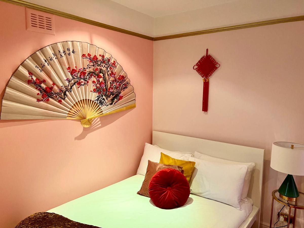 Two-Bedroom Apartment Cherry Blossom 2