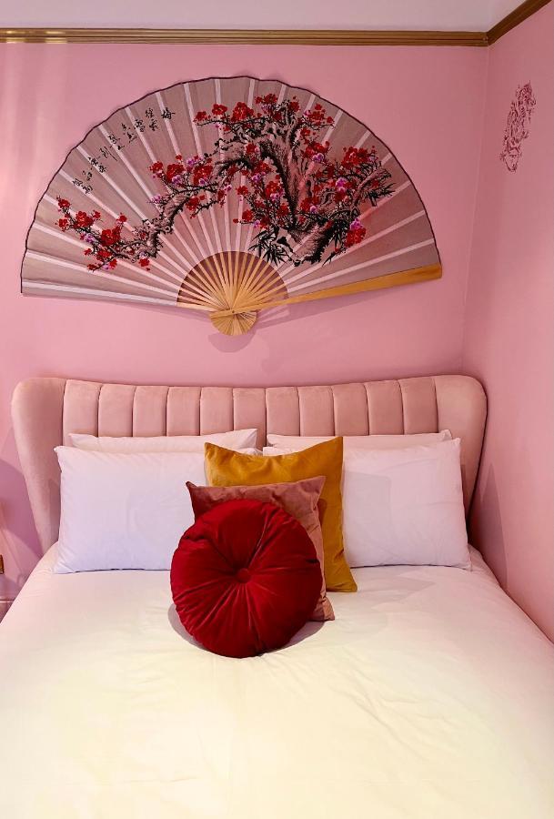 Two-Bedroom Apartment Cherry Blossom 2