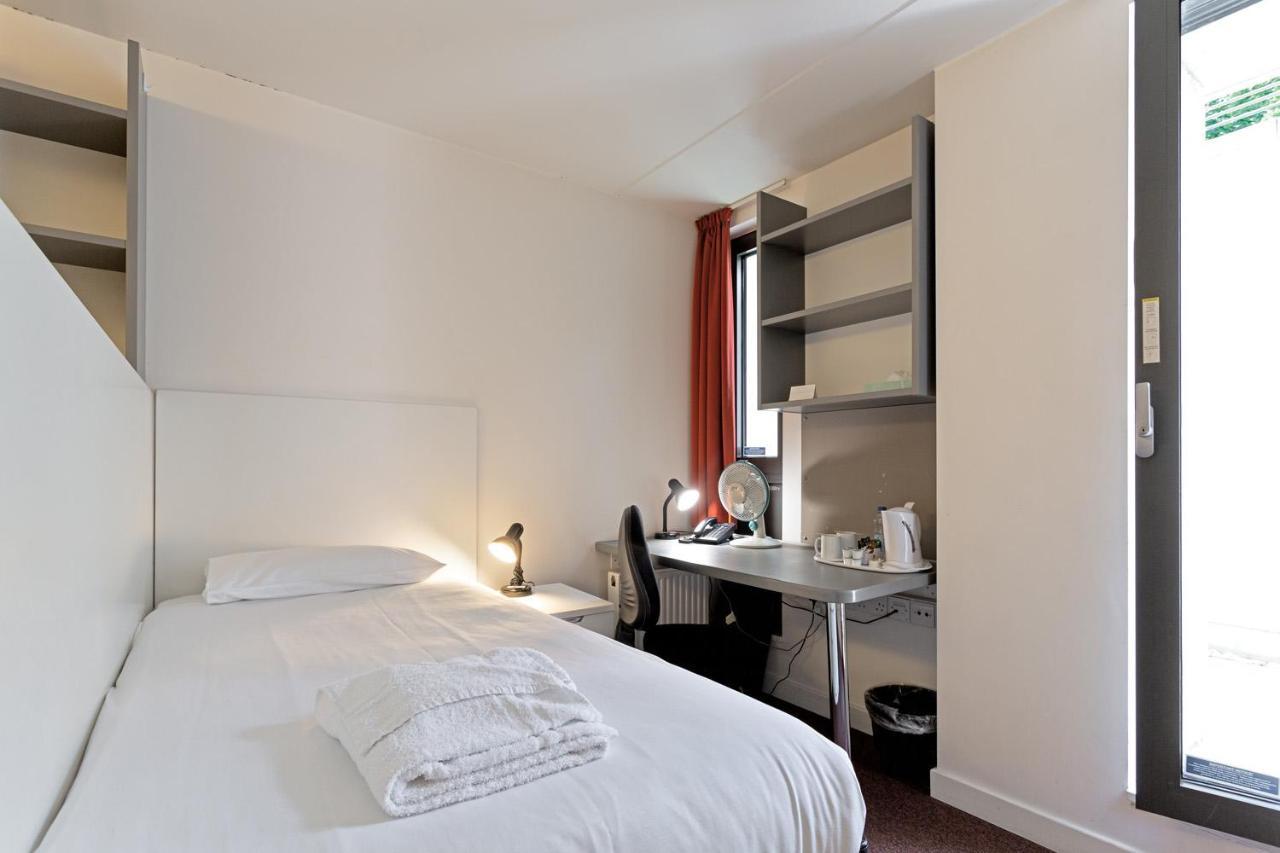 Twin Room with Private Bathroom