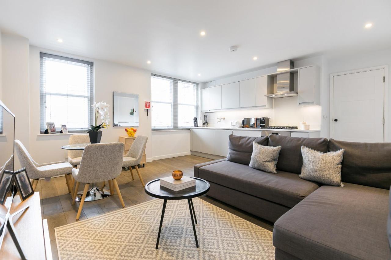 Deluxe One Bedroom Apartment with Terrace