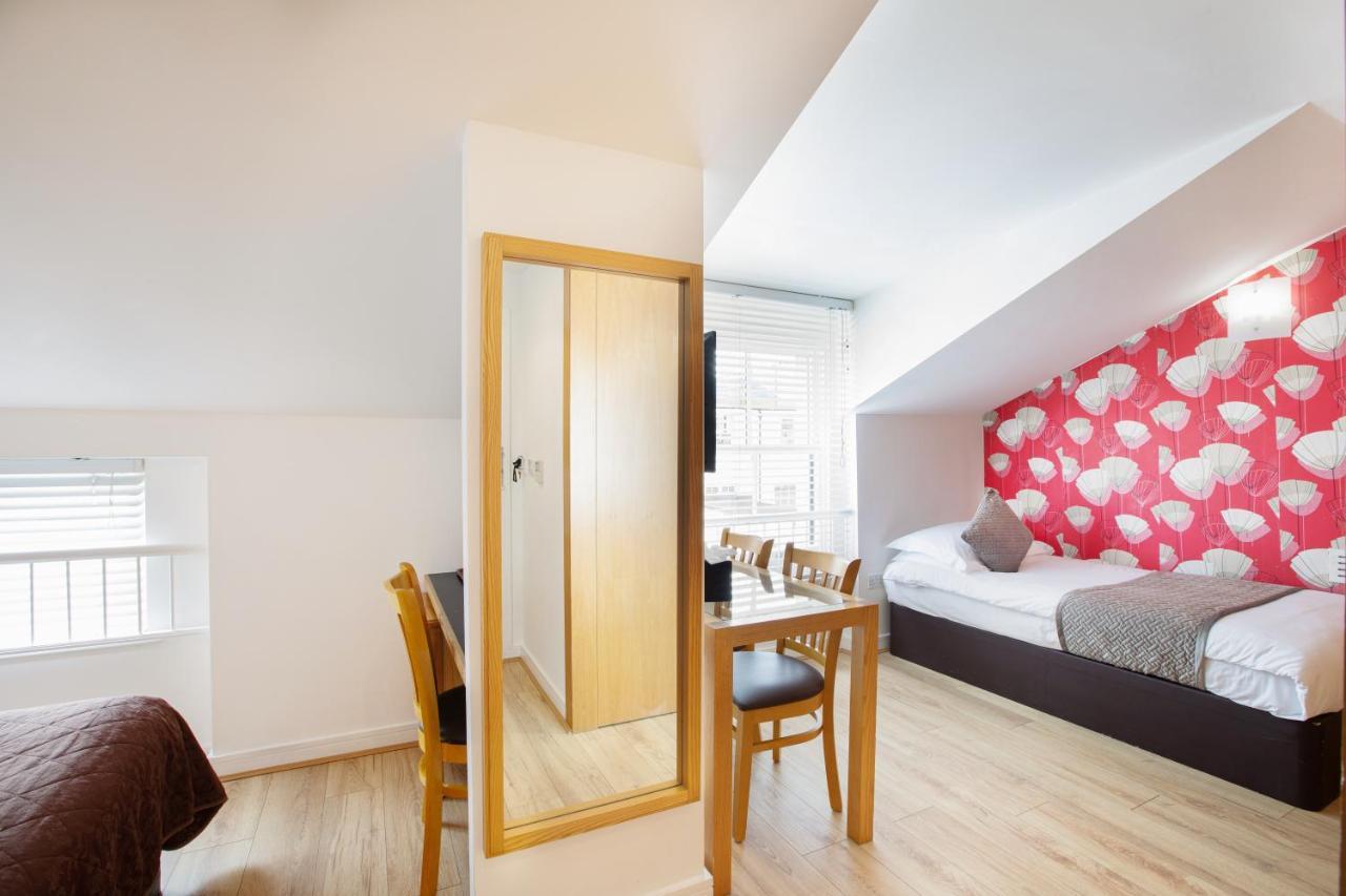 Executive Deluxe Studio Suite