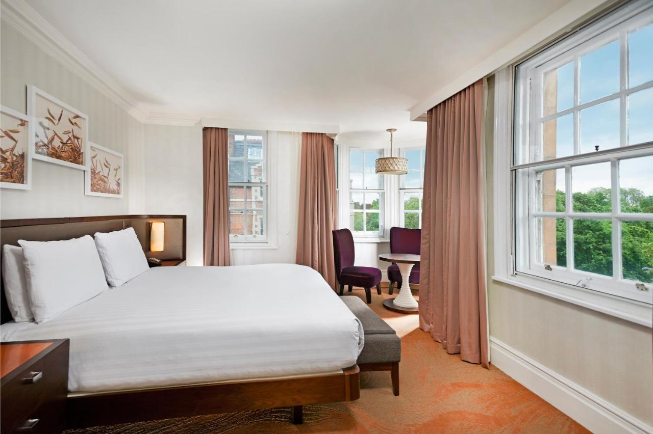 Deluxe King Room with View