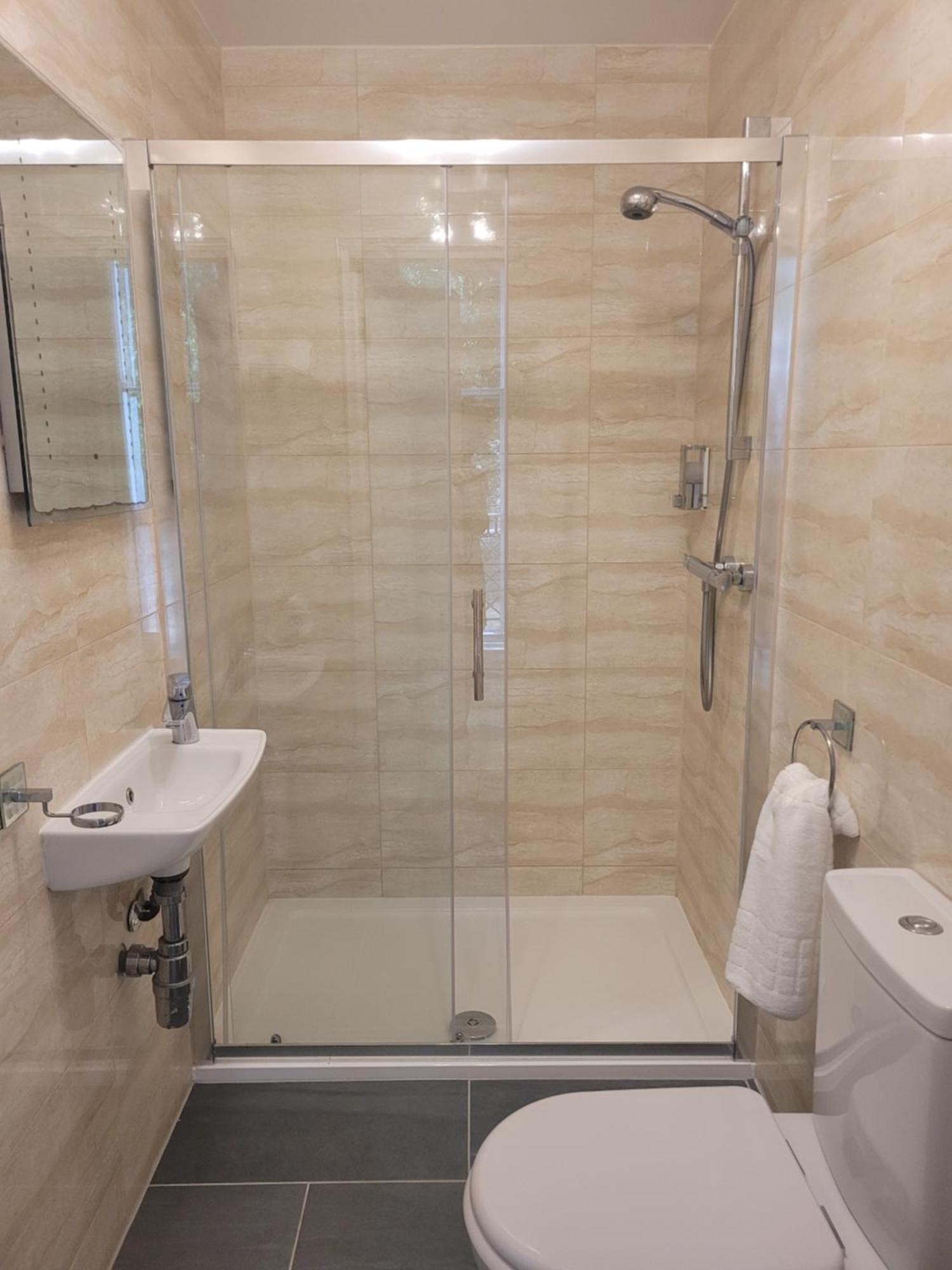 Single Room En Suite,1611050250:JPEG