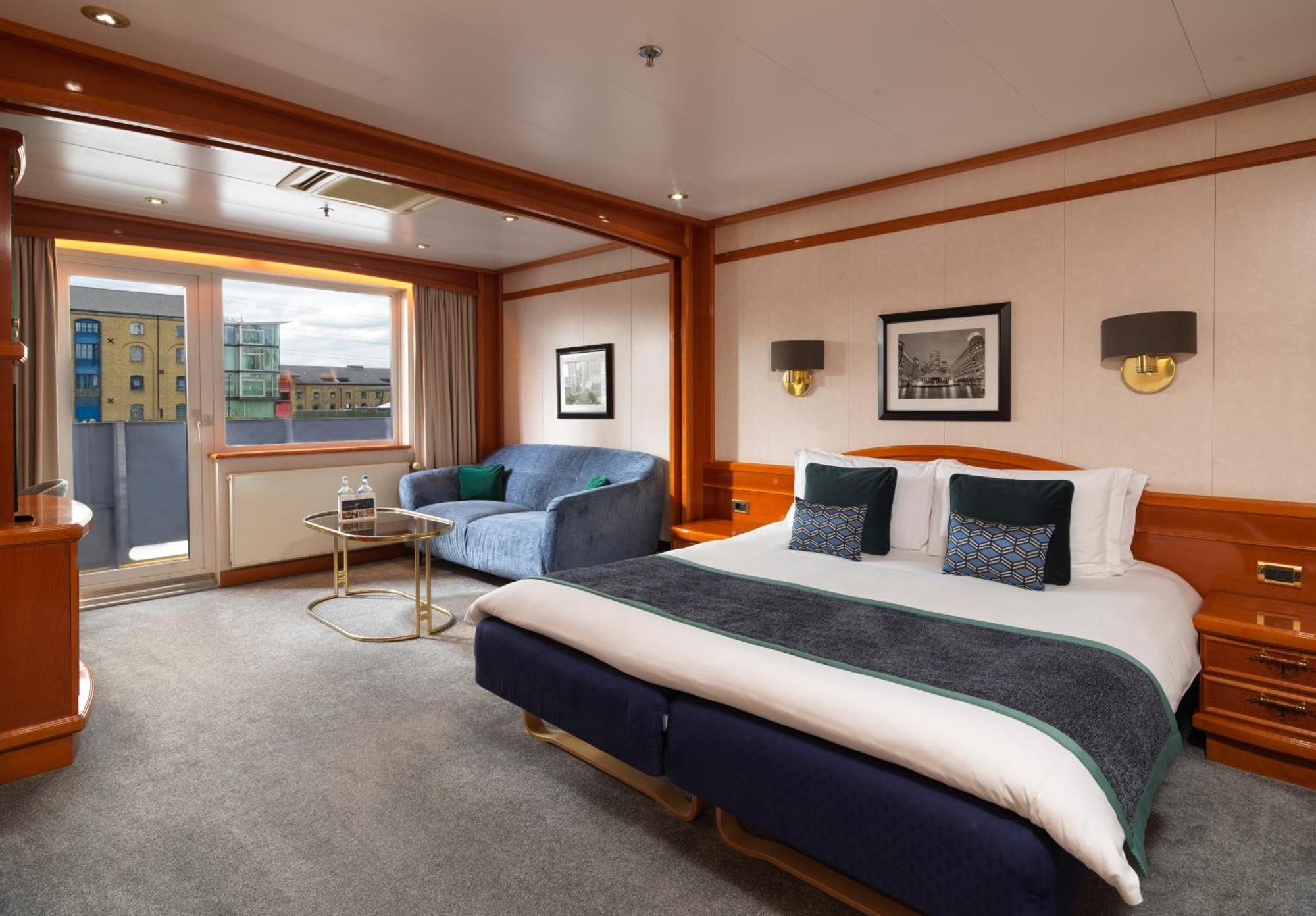Executive King Room with Dockview