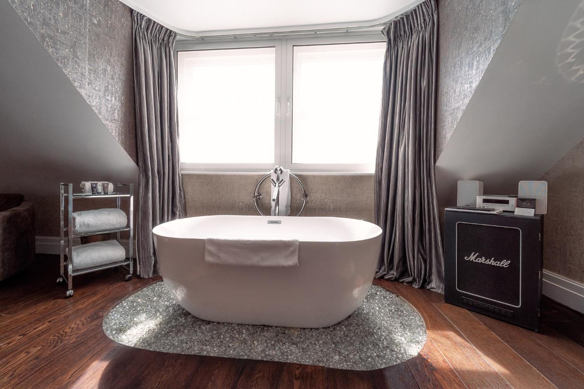 Deluxe Loft Suite