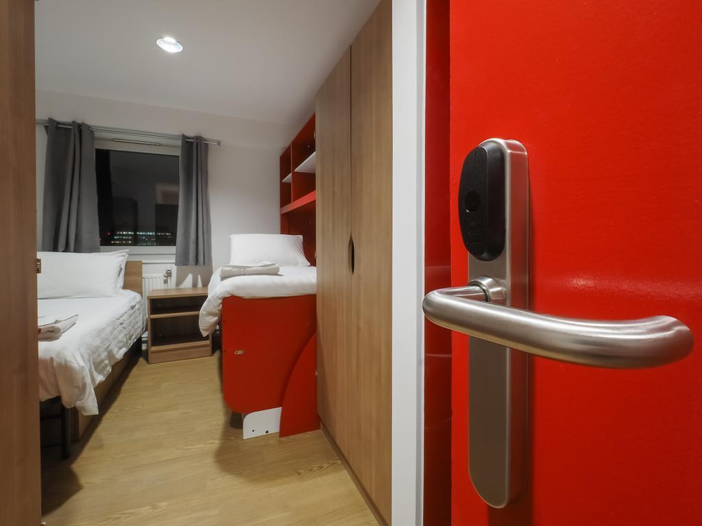 Standard Twin Room with Shared Bathroom