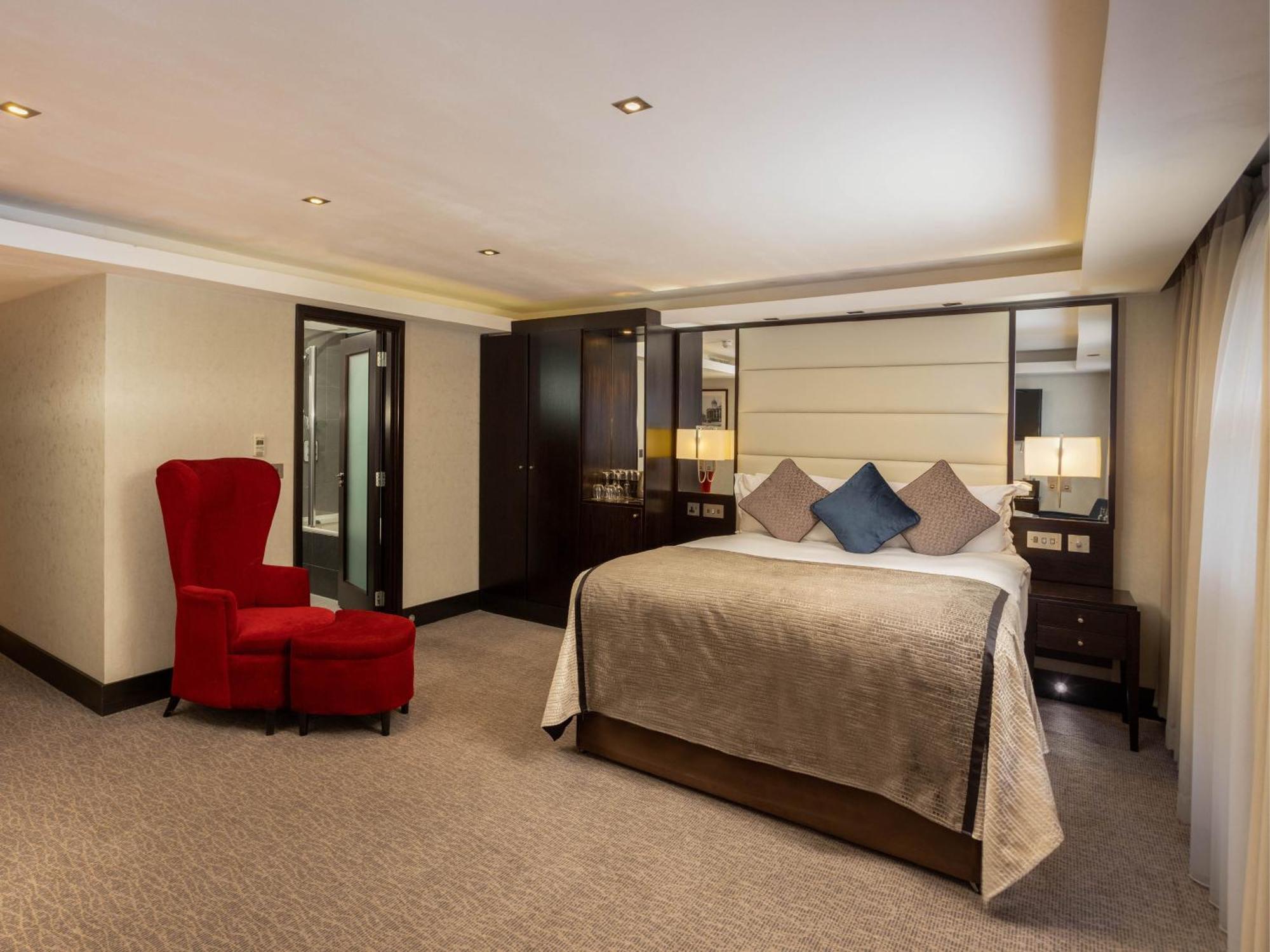 Montcalm Club King