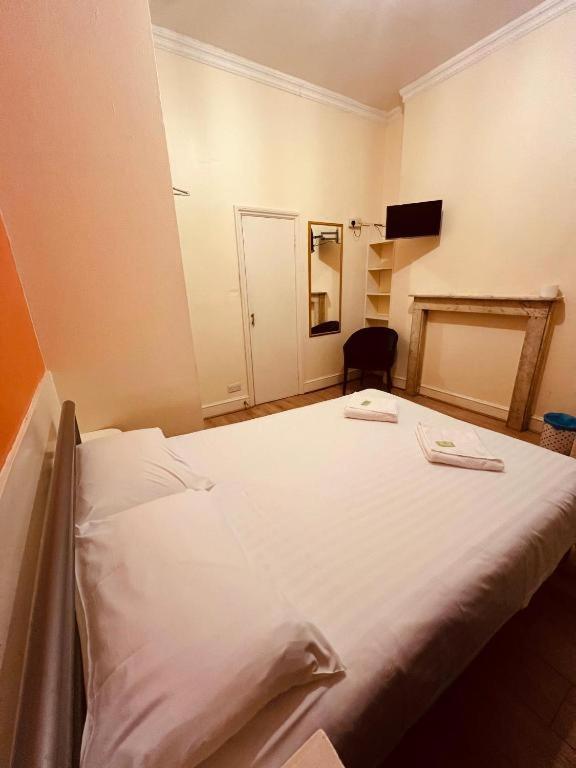 Double Room Private Bathroom