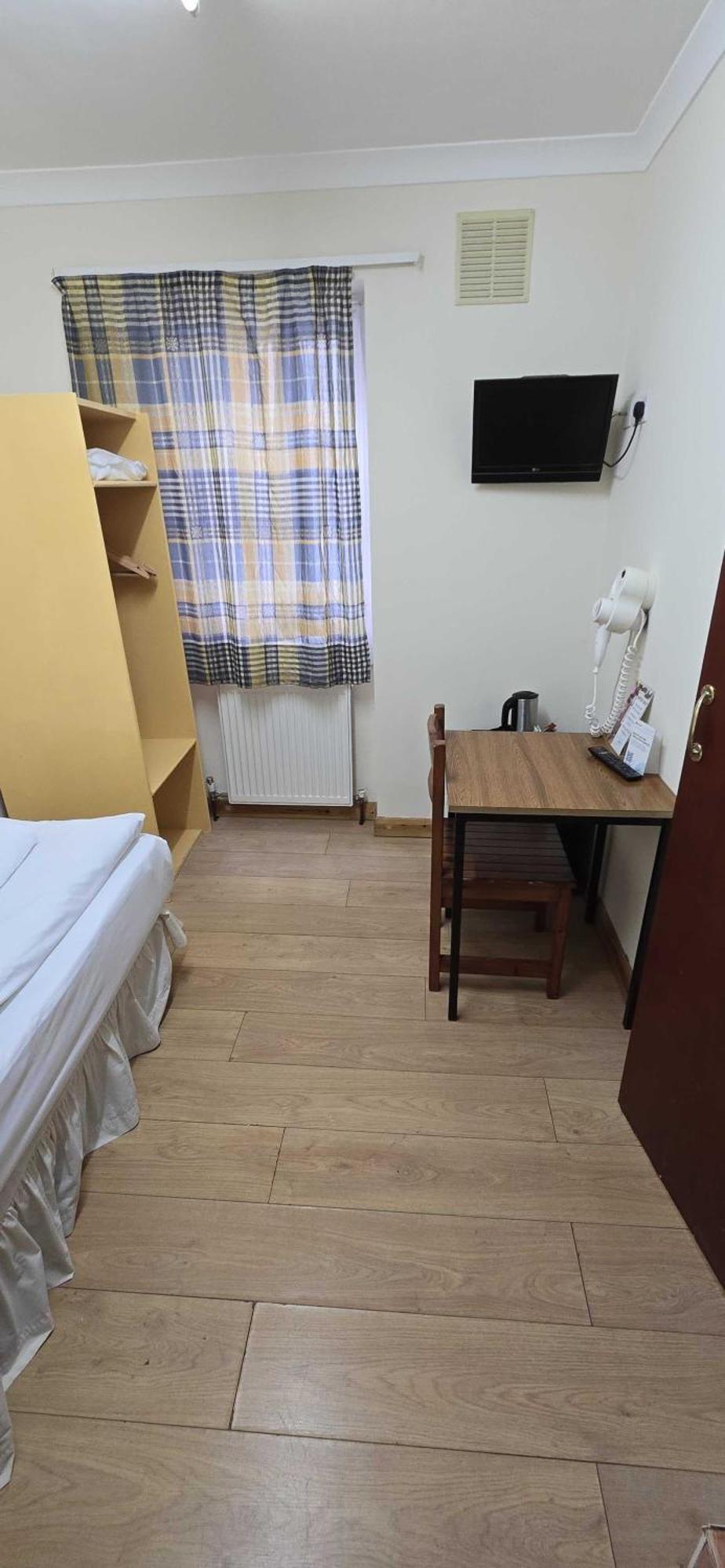 Single Room Bathroom