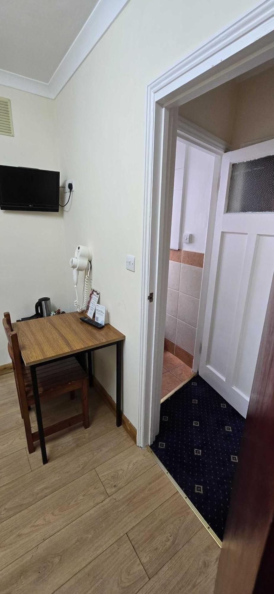 Single Room Bathroom