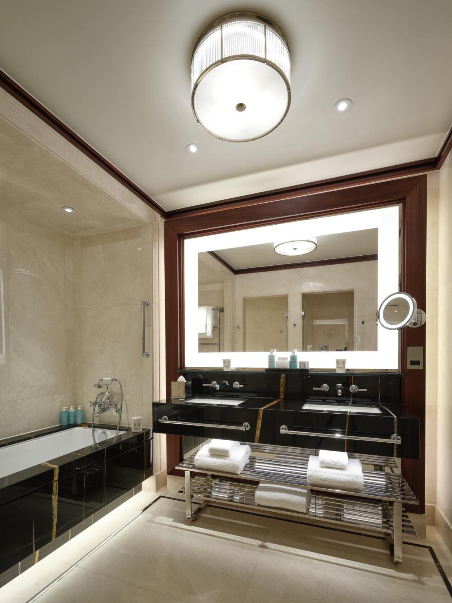Premier Junior Suite
