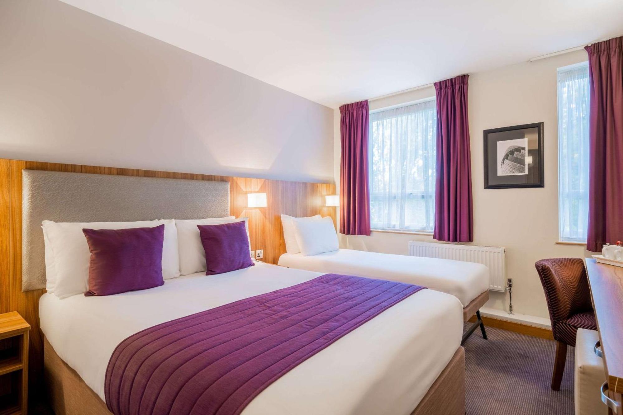 One Double Size Bed One Single Size Bed Nonsmoking