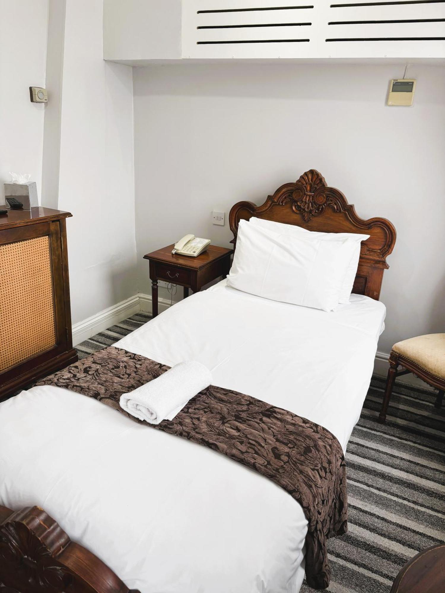 Standard Single Room,1648254029:JPEG