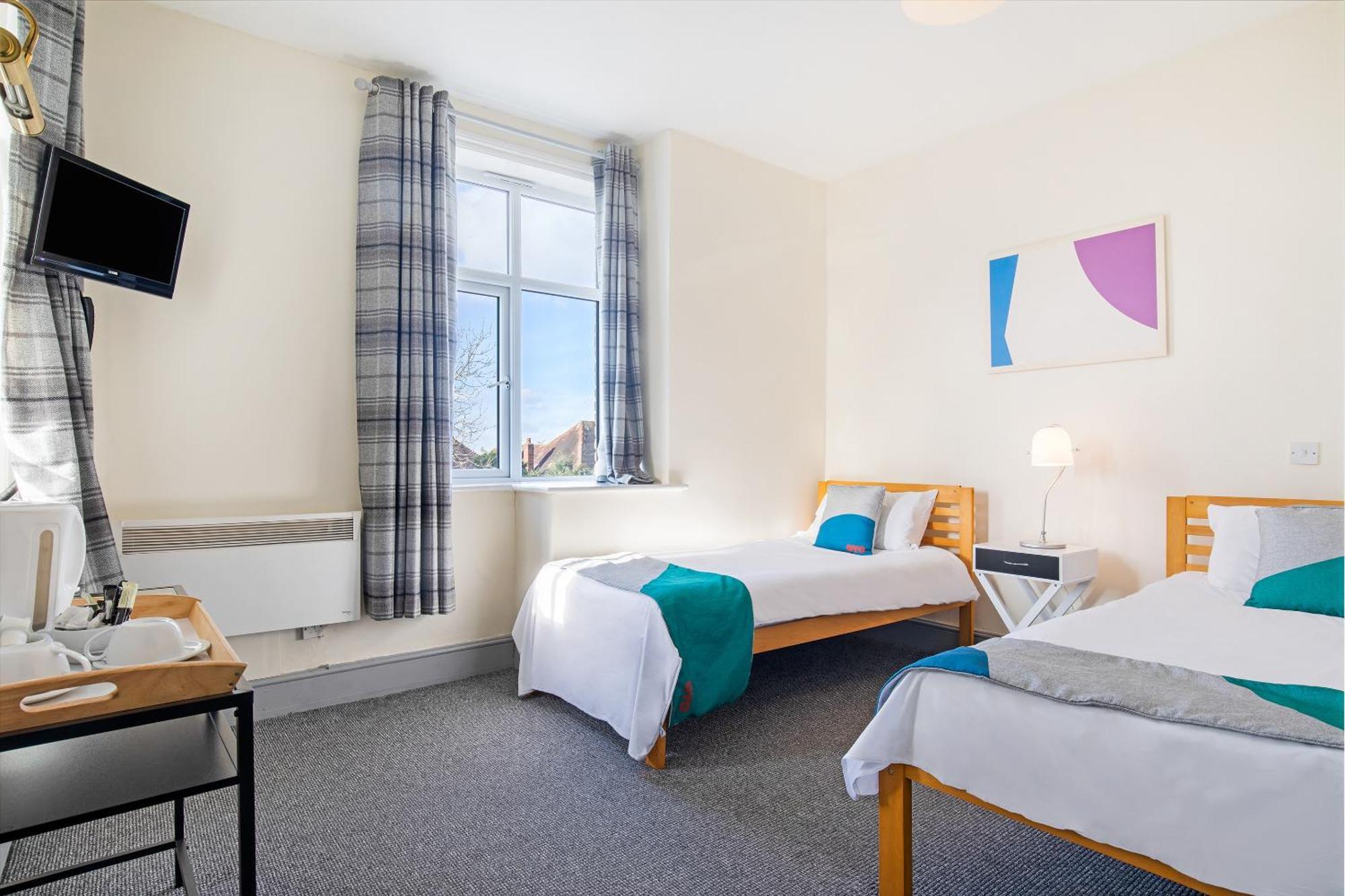 Standard Twin Room