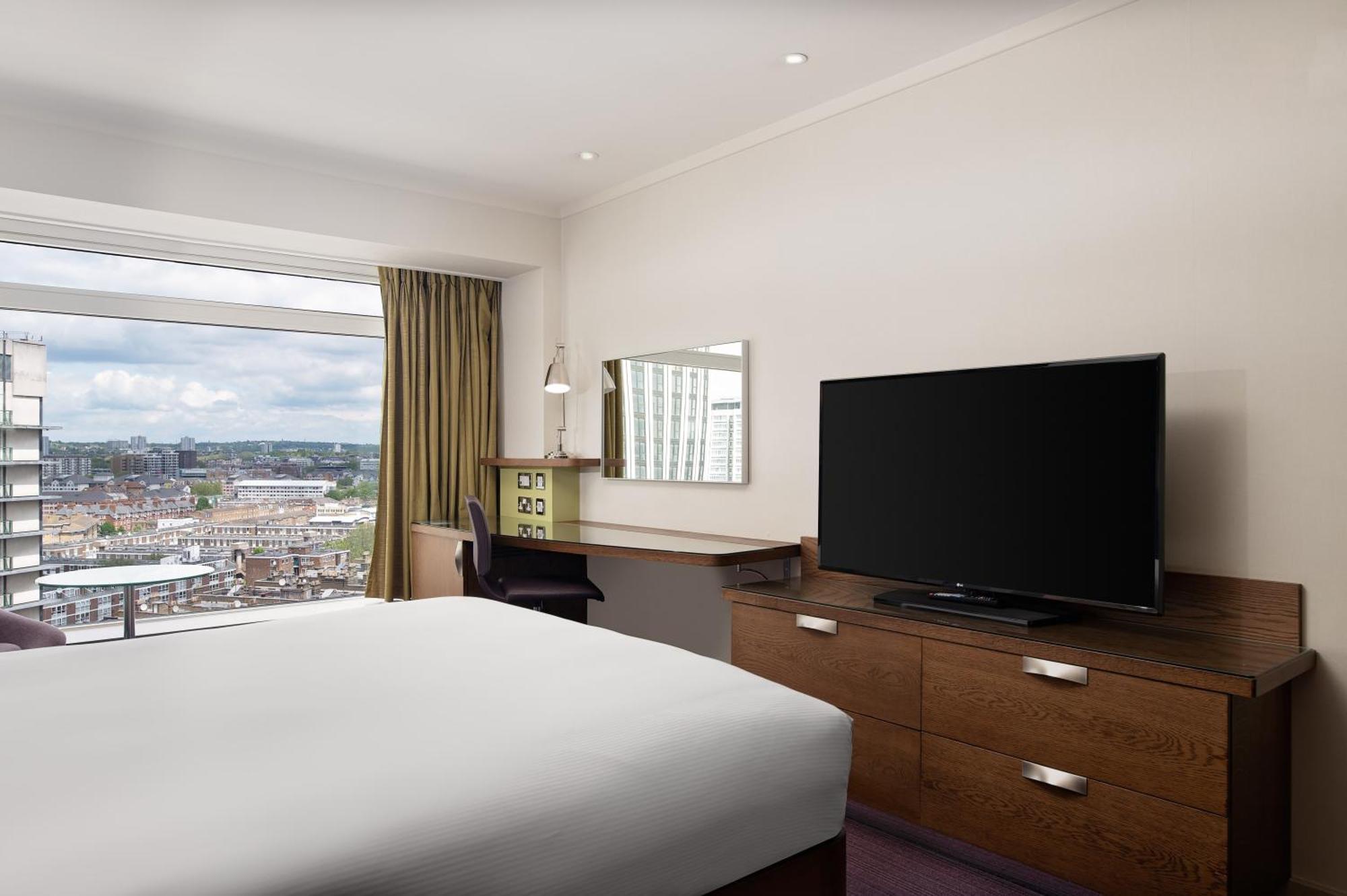 Queen Room - Accessible