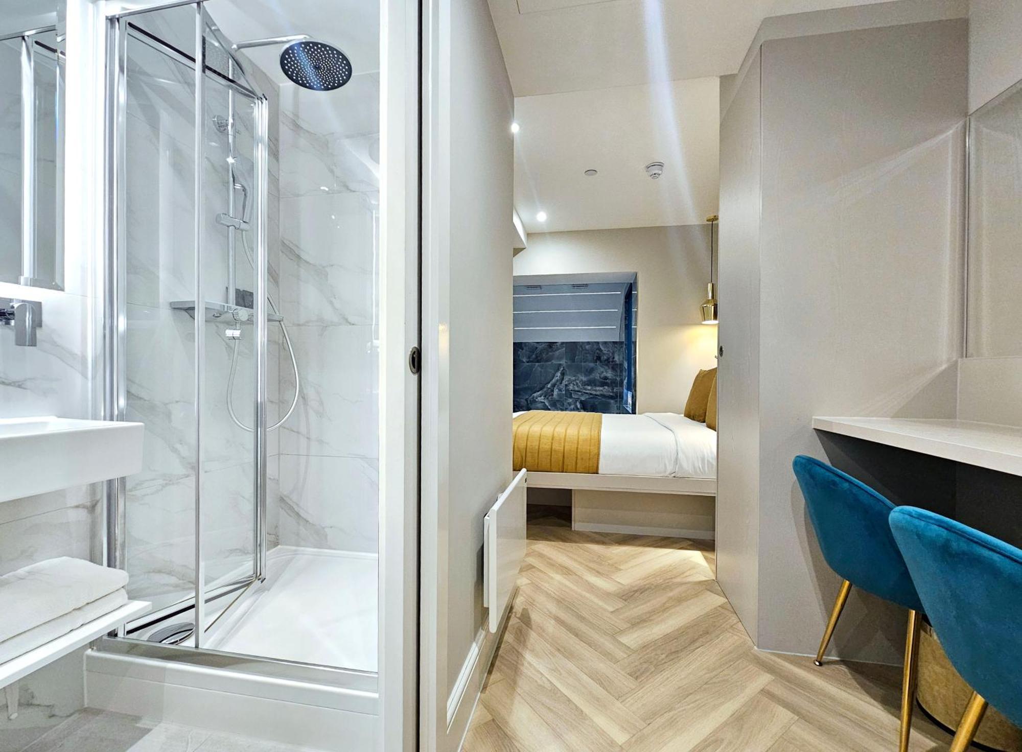 Signature Jacuzzi Suite