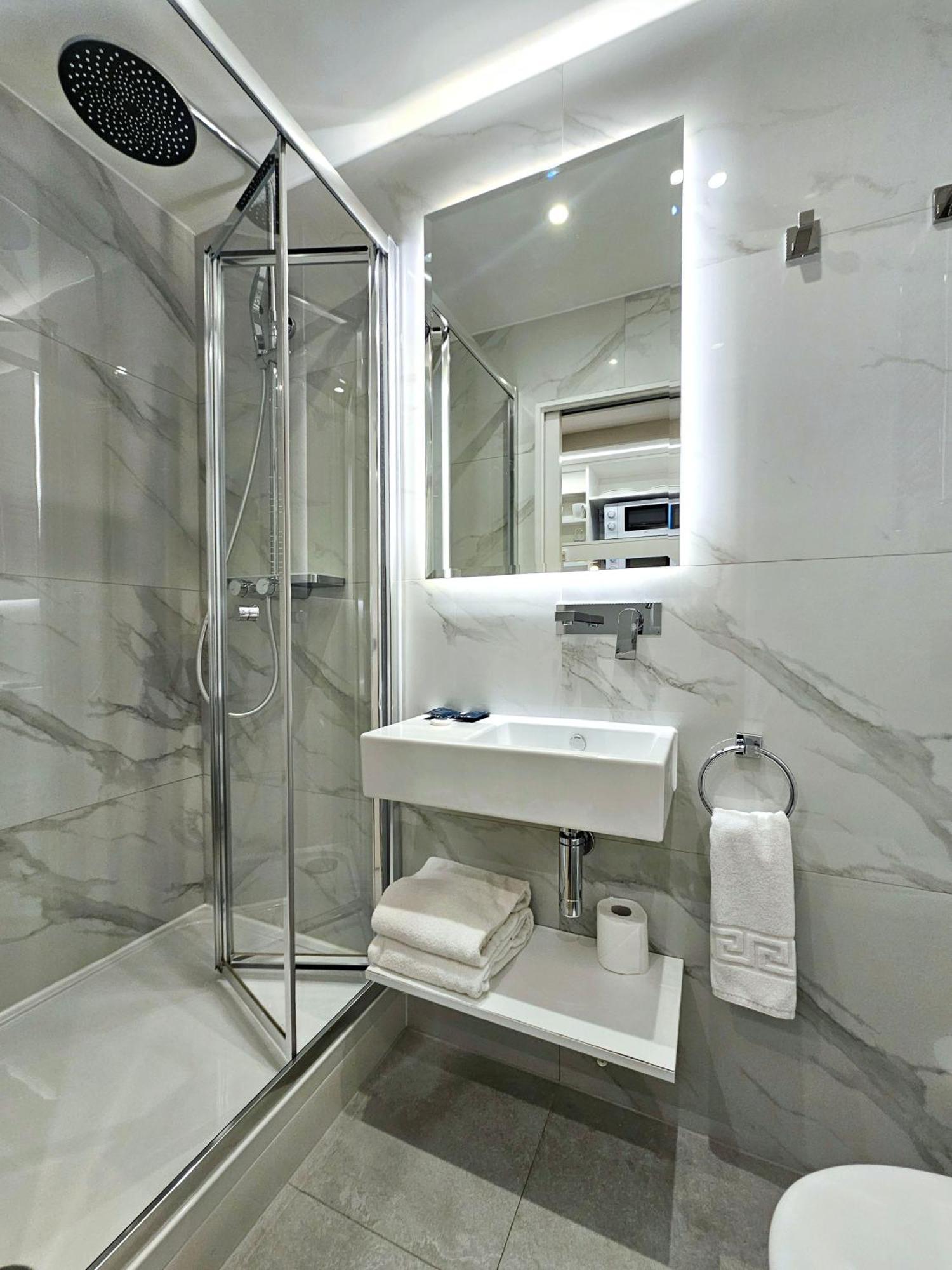 Double Studio Lower Ground floor