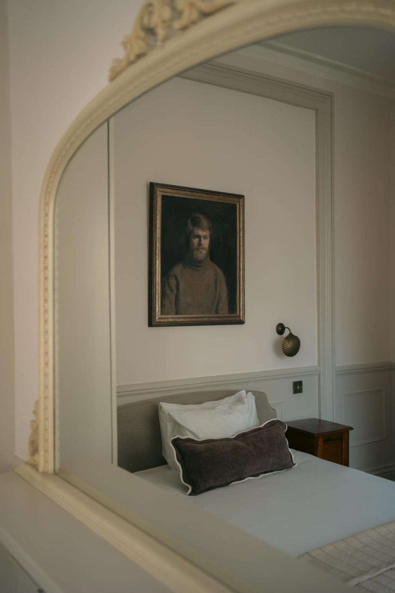 Single Room with Private Bathroom