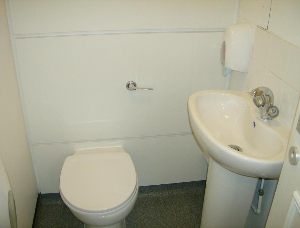 Single Room with Shared Bathroom