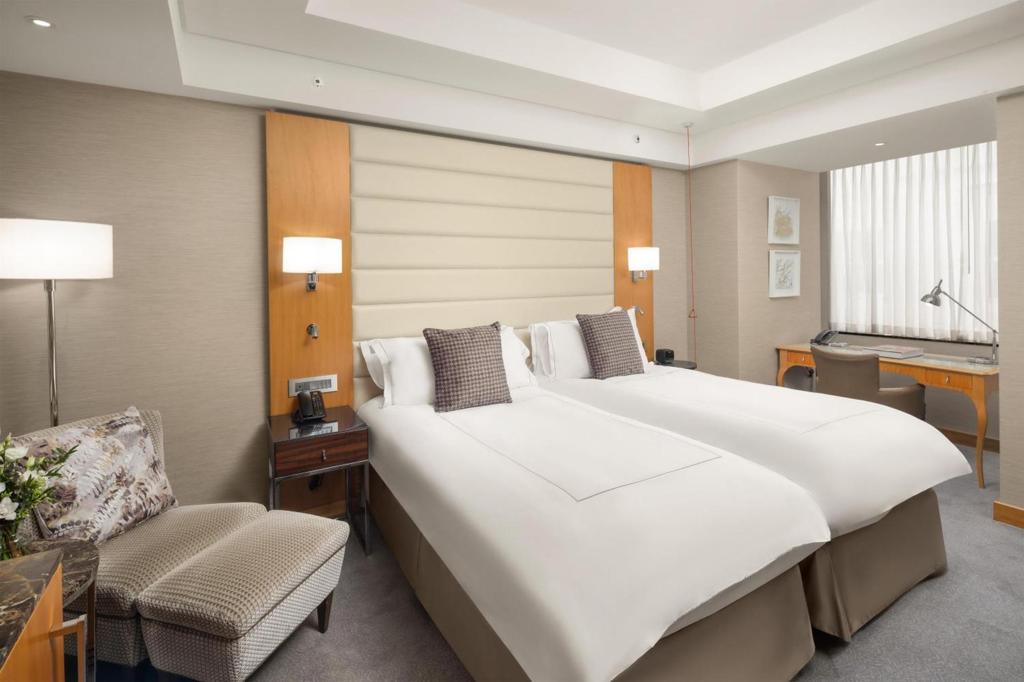 Superior Twin Room Mobility Access