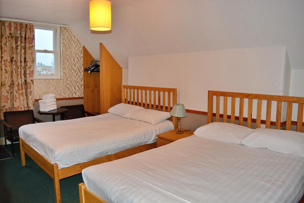 Quadruple Room with Communal Bathroom