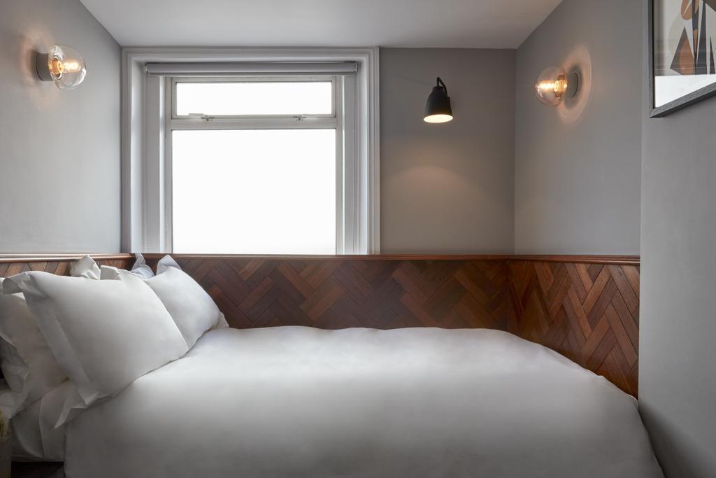 Small Double Room,785814795:JPEG