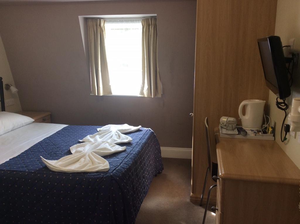 Double Room Private Bathroom