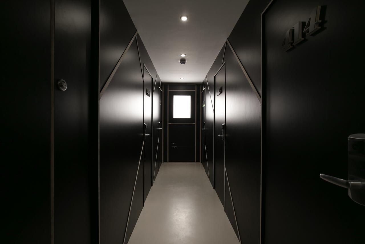 Small Single Room with Shared Bathroom