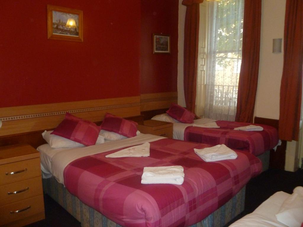 Triple Room