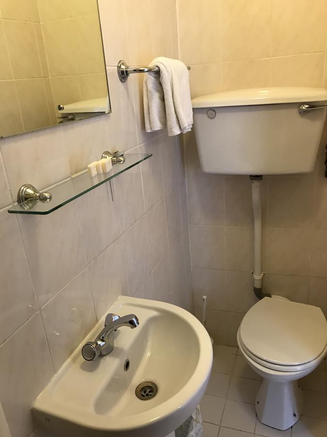 Twin Room Private Bathroom,632164419:JPEG