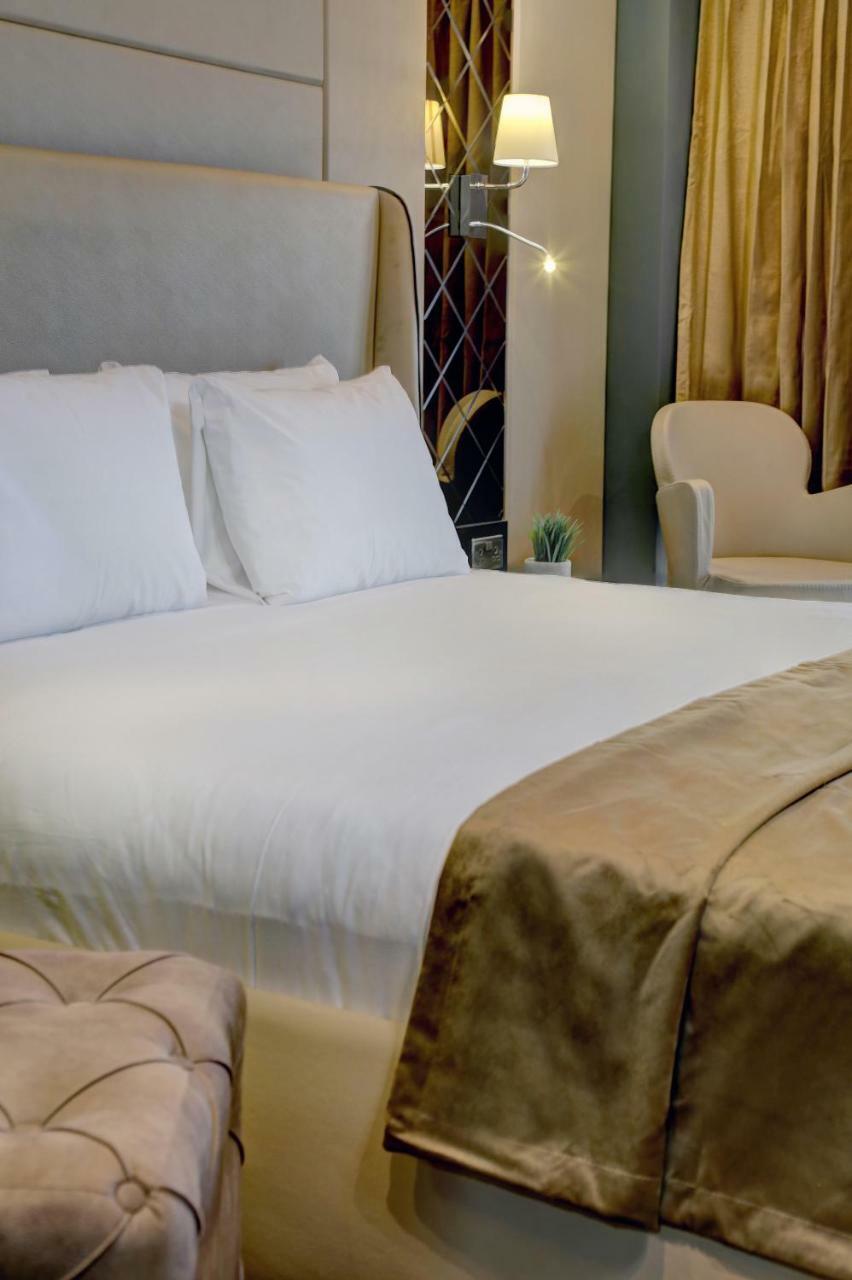 Executive Double Room with Shower - Non-Smoking,779150097:JPEG