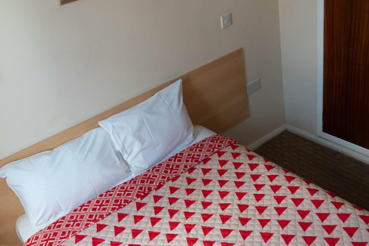 En-suite Single Room